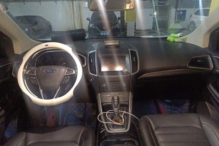 Used Ford Edge 2015 2.0T GTDi Two-Wheel-Drive High-Line Version Headliner