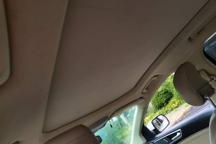 Used Ford Edge 2015 2.0T GTDi 4x4 High-Grade Model Headliner