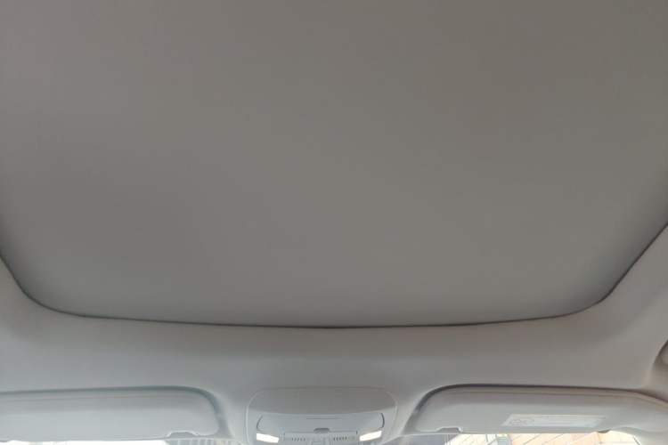 Used Ford Edge 2015 2.0T GTDi Four-Wheel Drive Prestige Model Headliner