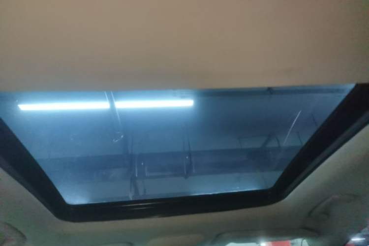 Used Ford Edge 2015 2.0T GTDi 4x4 High-Grade Model Headliner