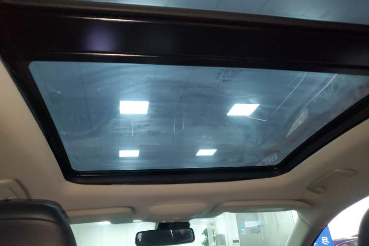 Used Ford Edge 2015 2.0T GTDi Two-Wheel-Drive High-Line Version Headliner