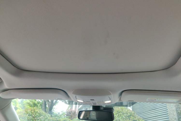 Used Ford Edge 2015 2.0T GTDi Four-Wheel Drive Prestige Model Headliner