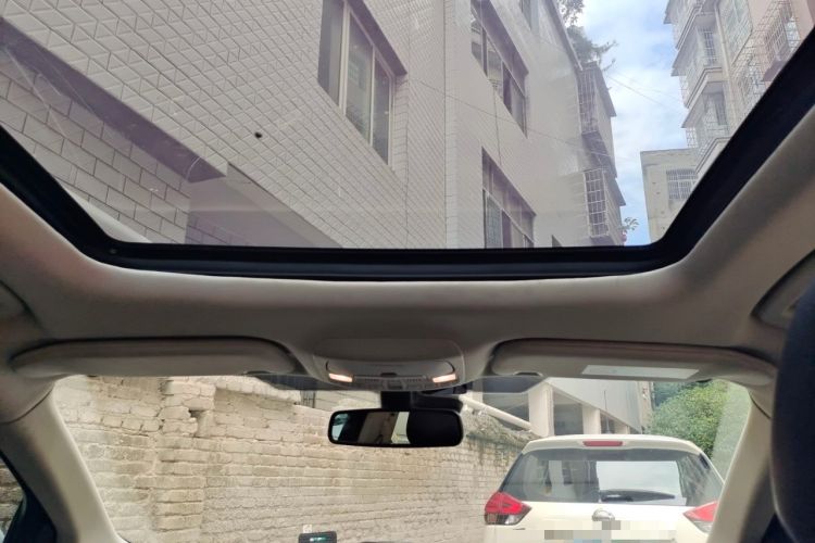 Used Ford Edge 2015 2.0T GTDi Two-Wheel-Drive High-Line Version Headliner