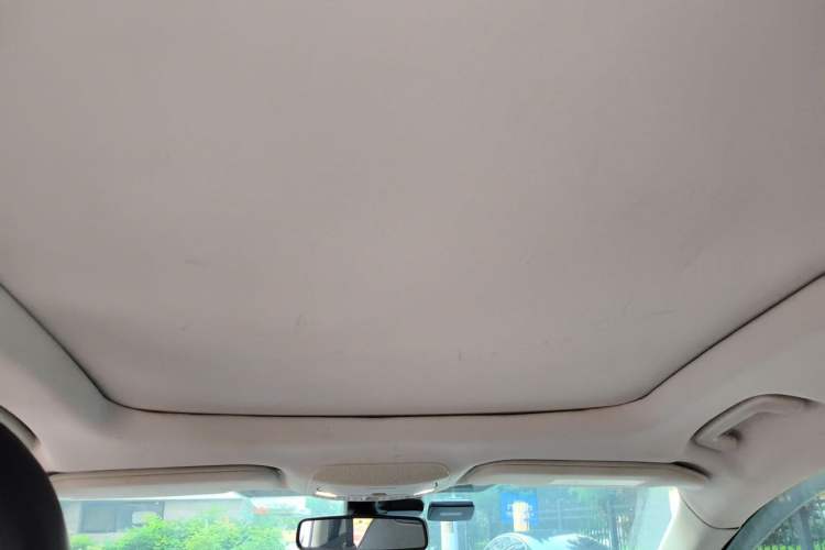 Used Ford Edge 2015 2.0T GTDi Two-Wheel-Drive High-Line Version Headliner