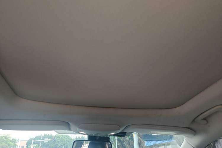 Used Ford Edge 2015 2.0T GTDi Two-Wheel-Drive High-Line Version Headliner