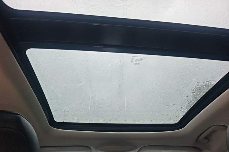 Used Ford Edge 2015 2.0T GTDi 4x4 High-Grade Model Headliner