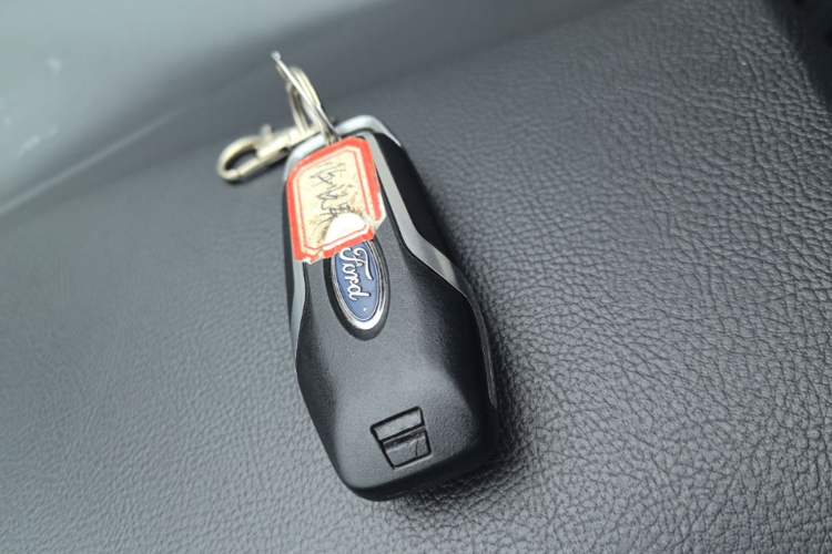 Used Ford Edge 2015 2.0T GTDi Two-Wheel-Drive High-Line Version Interior 1