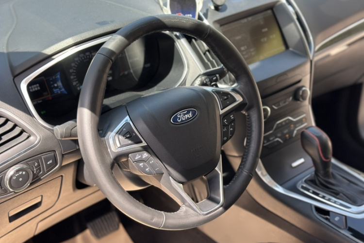Used Ford Edge 2015 2.0T GTDi 4x4 High-Grade Model Interior 11