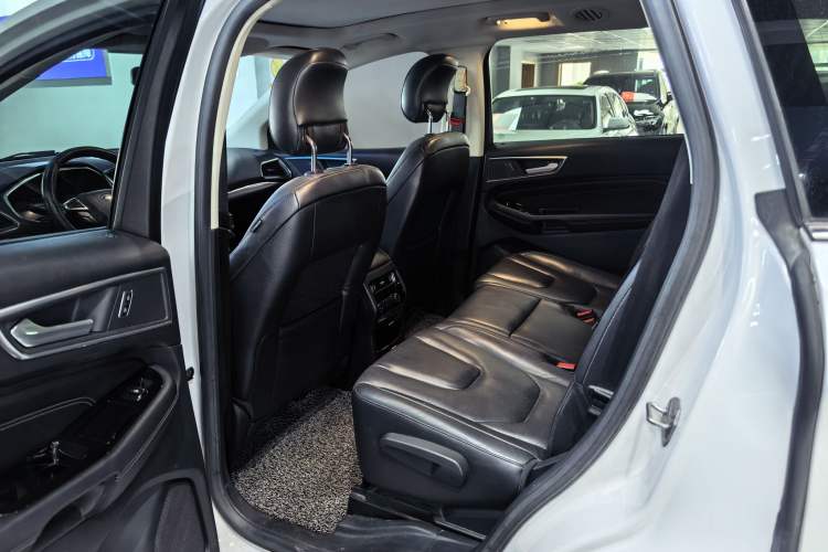 Used Ford Edge 2015 2.0T GTDi Four-Wheel Drive Prestige Model Interior 2