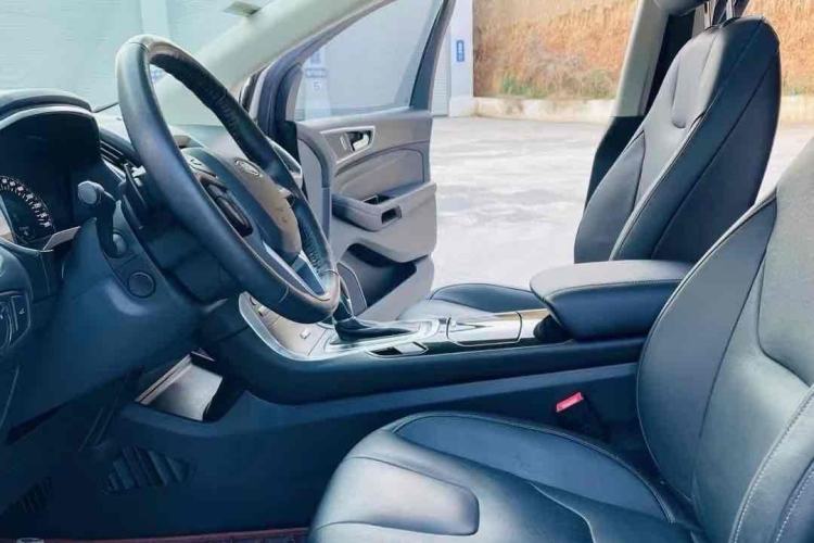 Used Ford Edge 2015 2.0T GTDi Four-Wheel Drive Prestige Model Interior 3