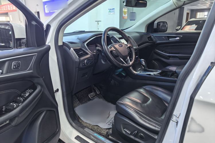 Used Ford Edge 2015 2.0T GTDi Four-Wheel Drive Prestige Model Interior 3