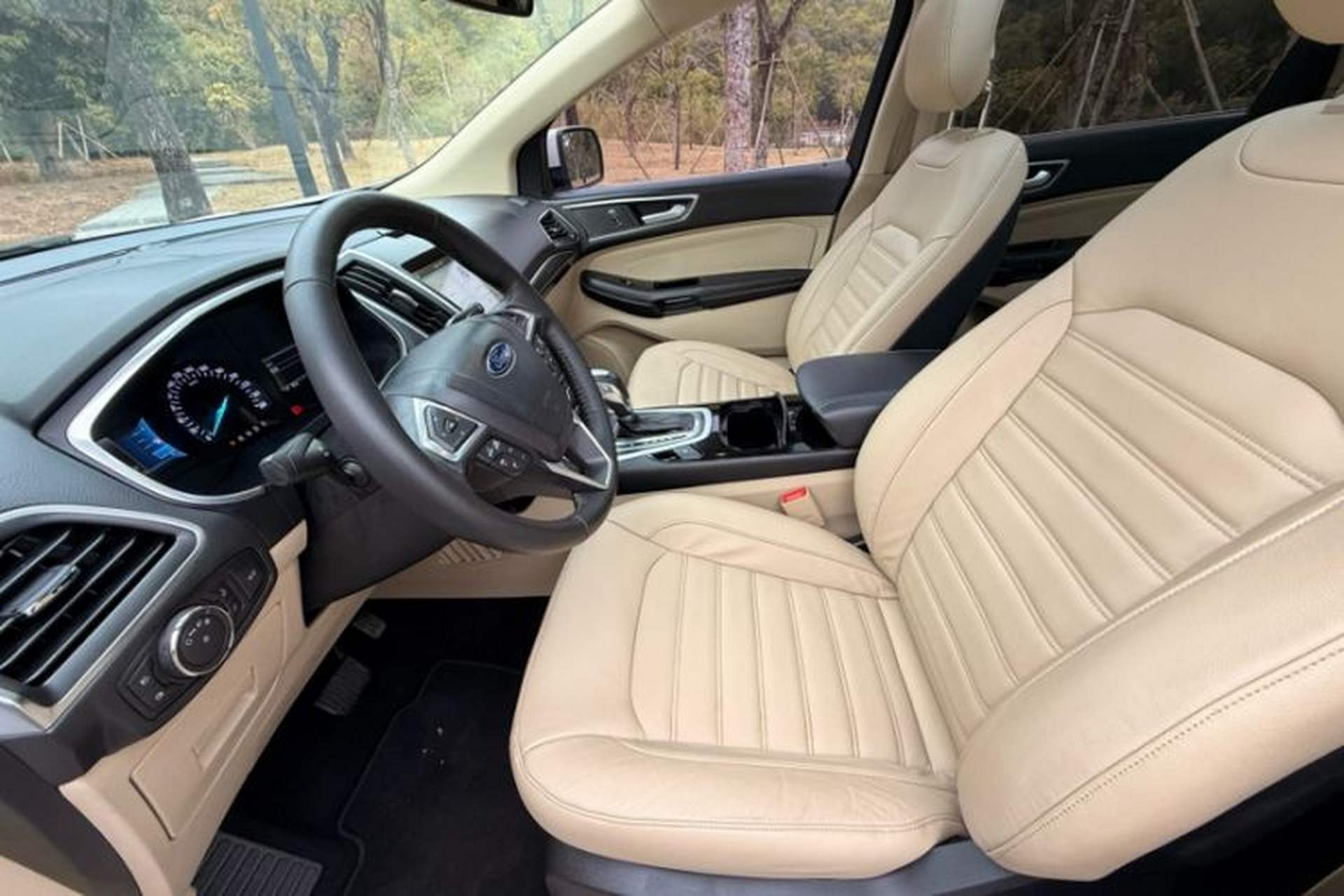 Used Ford Edge 2015 2.0T GTDi Two-Wheel-Drive High-Line Version Interior 3