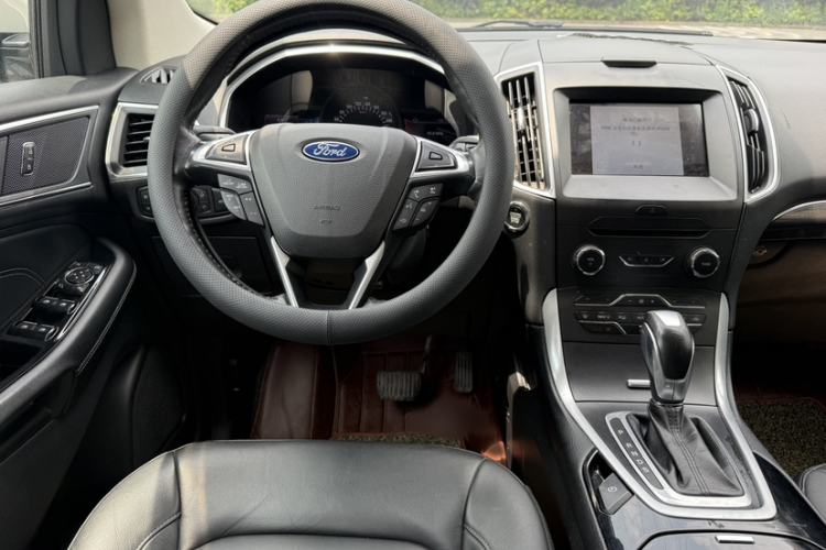 Used Ford Edge 2015 2.0T GTDi Two-Wheel-Drive High-Line Version Interior 6
