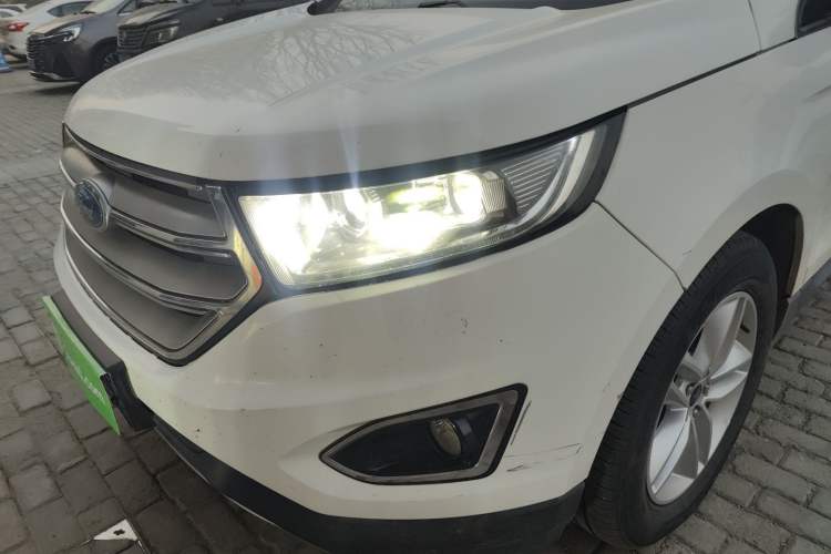 Used Ford Edge 2015 2.0T GTDi Two-Wheel-Drive Platinum Edition Left Front Headlight