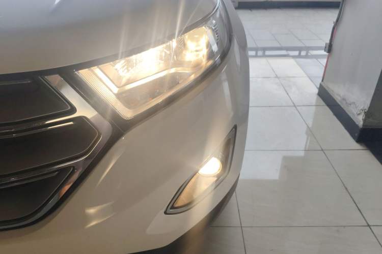 Used Ford Edge 2015 2.0T GTDi Two-Wheel-Drive Elite Edition Left Front Headlight