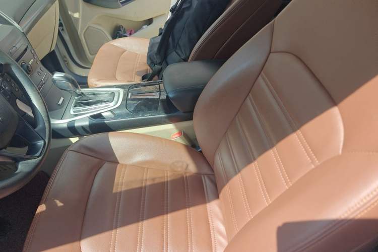 Used Ford Edge 2015 2.0T GTDi Two-Wheel-Drive Elite Edition Left Front Seat