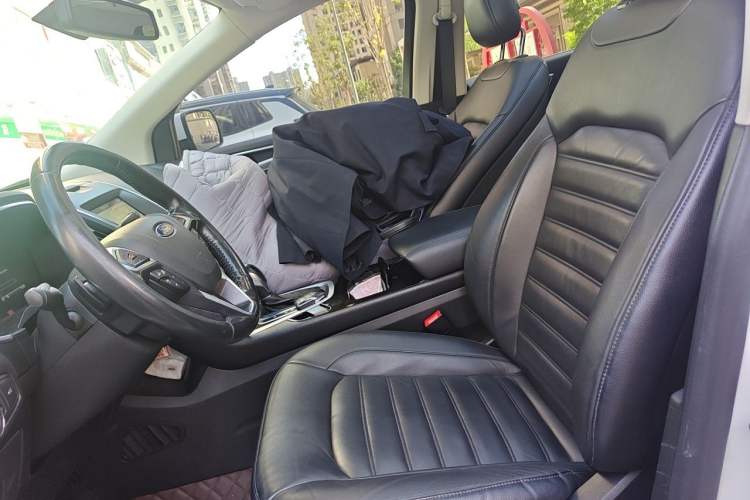 Used Ford Edge 2015 2.0T GTDi 4x4 High-Grade Model Left Front Seat