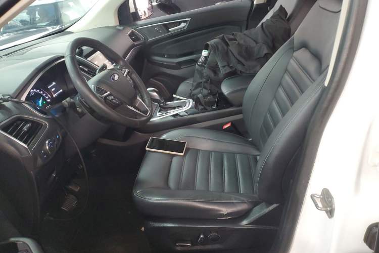 Used Ford Edge 2015 2.0T GTDi Two-Wheel-Drive High-Line Version Left Front Seat