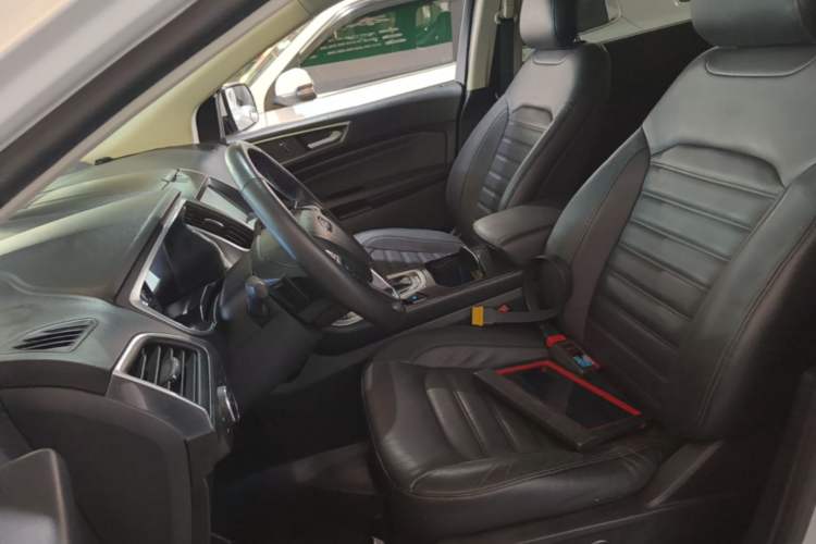 Used Ford Edge 2015 2.0T GTDi Two-Wheel-Drive High-Line Version Left Front Seat