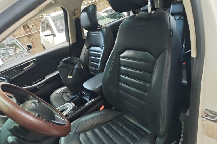 Used Ford Edge 2015 2.0T GTDi 4x4 High-Grade Model Left Front Seat