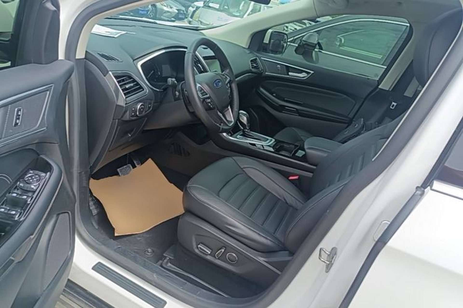 Used Ford Edge 2015 2.0T GTDi Two-Wheel-Drive High-Line Version Left Front Seat