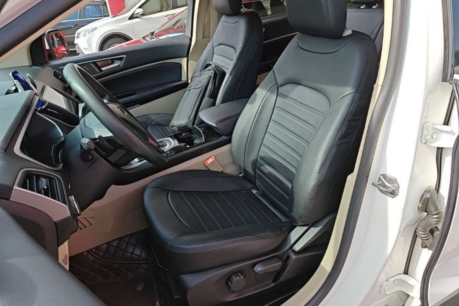 Used Ford Edge 2015 2.0T GTDi Two-Wheel-Drive Elite Edition Left Front Seat