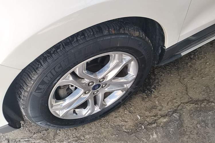 Used Ford Edge 2015 2.0T GTDi Two-Wheel-Drive High-Line Version Left Front Wheel Hub