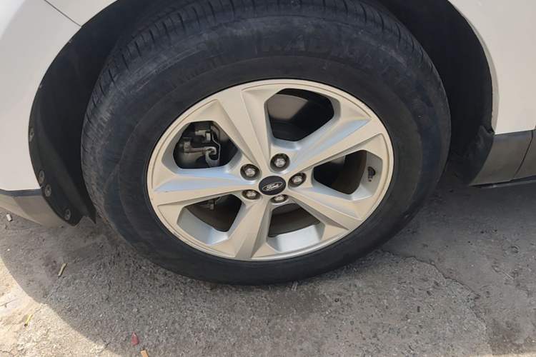 Used Ford Edge 2015 2.0T GTDi Two-Wheel-Drive Elite Edition Left Front Wheel Hub