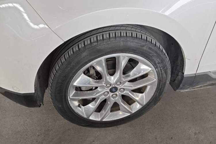 Used Ford Edge 2015 2.0T GTDi Four-Wheel Drive Prestige Model Left Front Wheel Hub