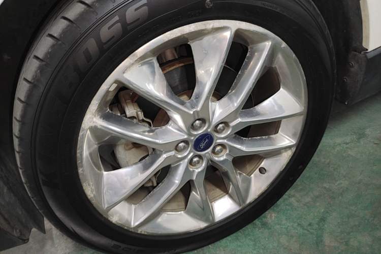 Used Ford Edge 2015 2.7T GTDi 4x4 Prestige 7-Seater Left Front Wheel Hub