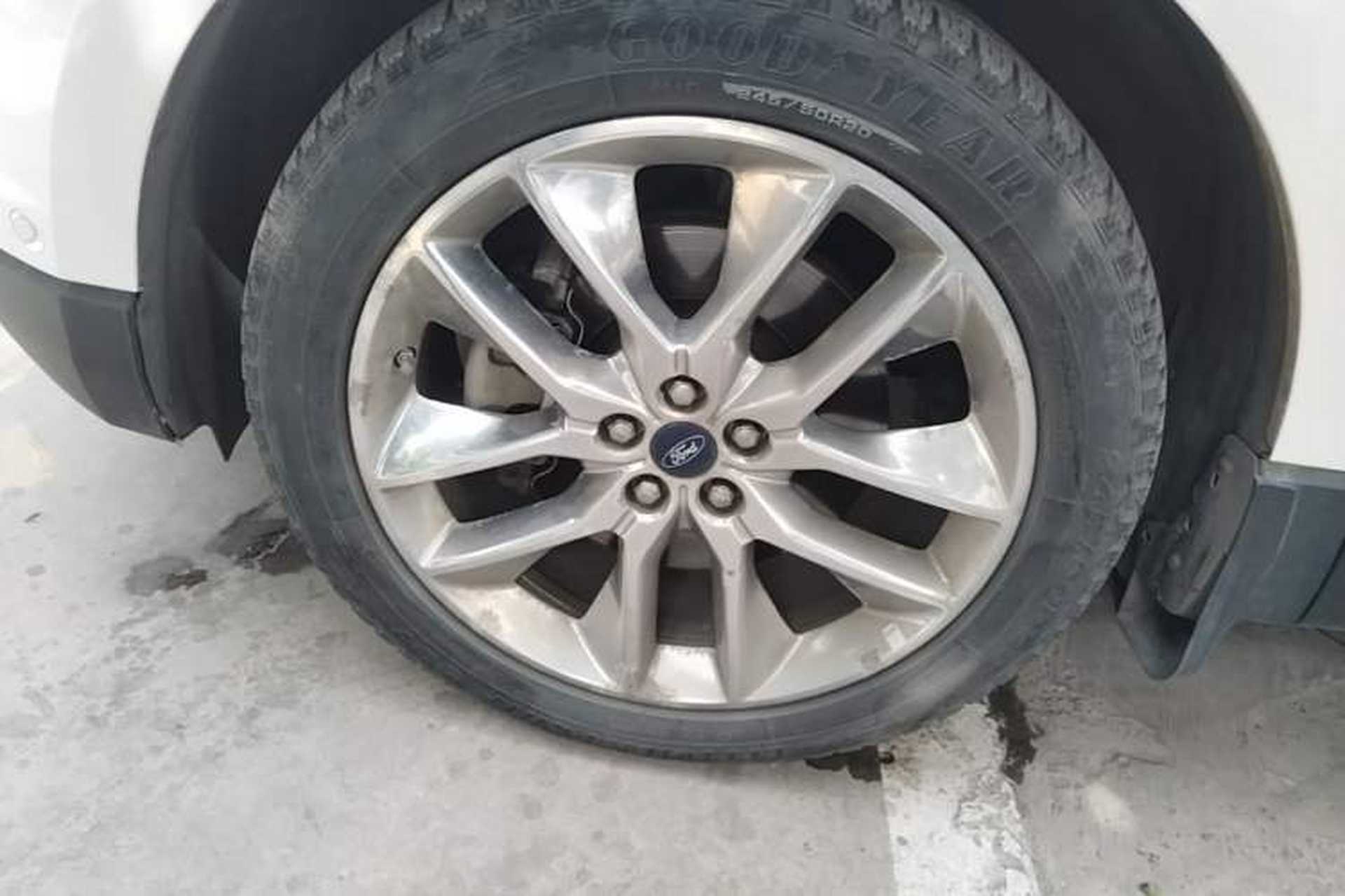 Used Ford Edge 2015 2.7T GTDi 4x4 Prestige 7-Seater Left Front Wheel Hub