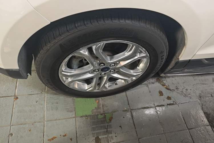Used Ford Edge 2015 2.0T GTDi Two-Wheel-Drive High-Line Version Left Front Wheel Hub
