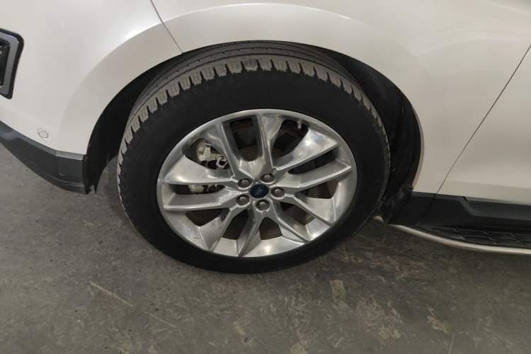 Used Ford Edge 2015 2.0T GTDi Four-Wheel Drive Prestige Model Left Front Wheel Hub
