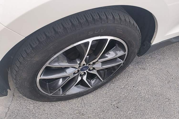 Used Ford Edge 2015 2.0T GTDi Four-Wheel Drive Prestige Model Left Front Wheel Hub