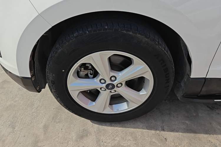 Used Ford Edge 2015 2.0T GTDi Two-Wheel-Drive Elite Edition Left Front Wheel Hub