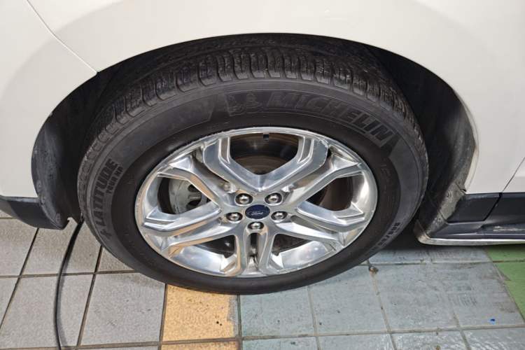Used Ford Edge 2015 2.0T GTDi Two-Wheel-Drive High-Line Version Left Front Wheel Hub