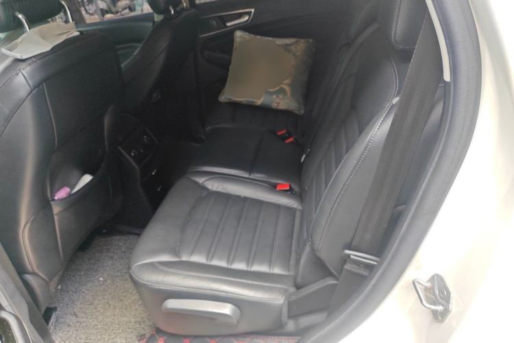 Used Ford Edge 2015 2.0T GTDi Two-Wheel-Drive High-Line Version Left Rear Seat