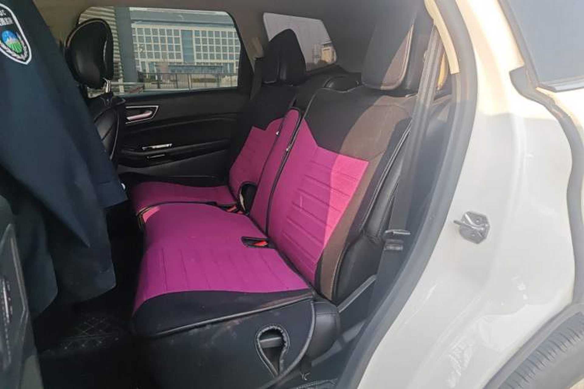 Used Ford Edge 2015 2.0T GTDi Two-Wheel-Drive High-Line Version Left Rear Seat