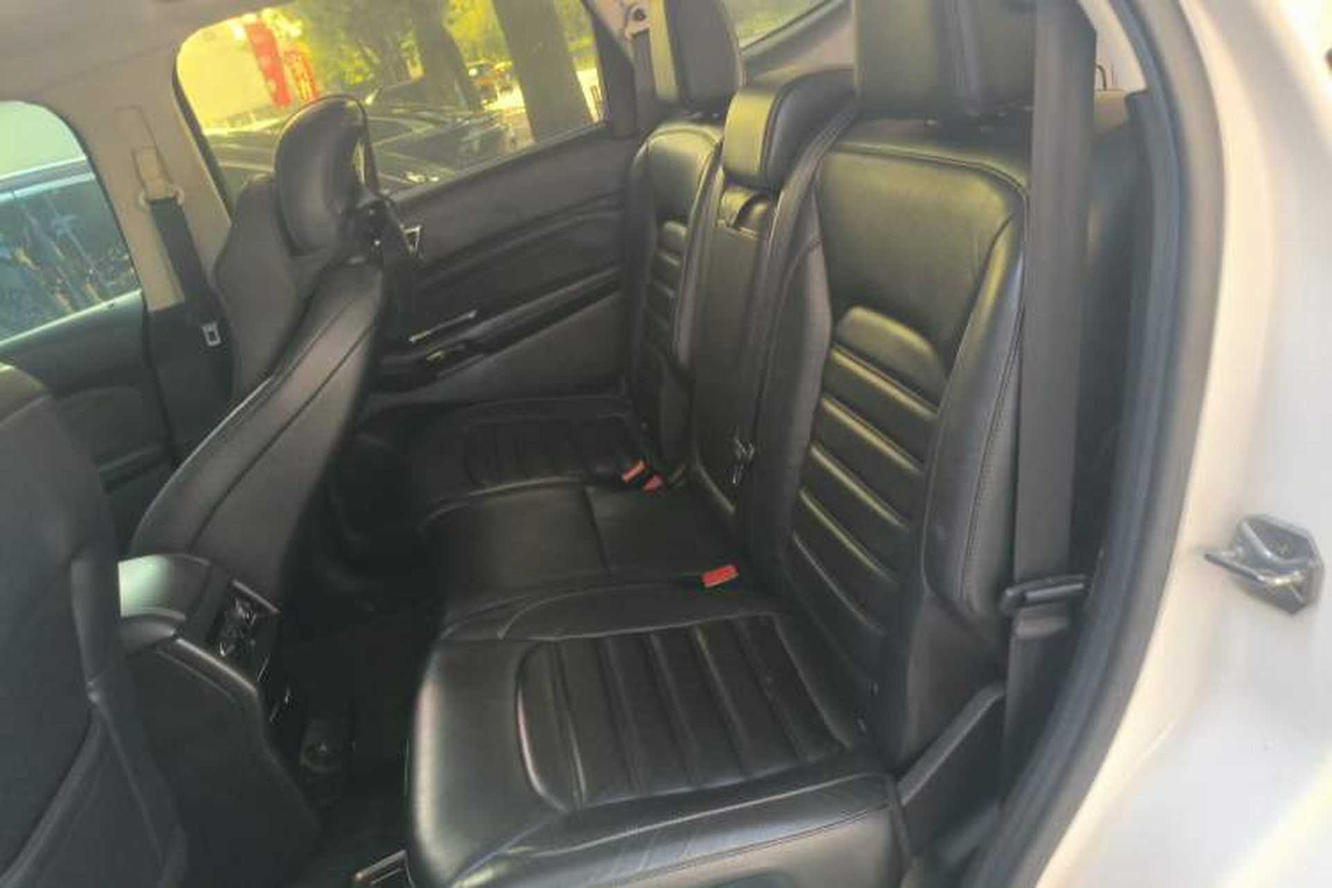 Used Ford Edge 2015 2.0T GTDi Two-Wheel-Drive High-Line Version Left Rear Seat