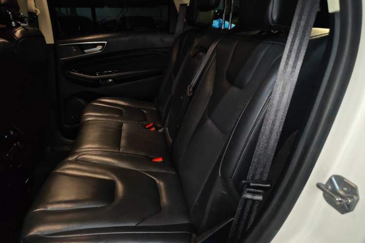 Used Ford Edge 2015 2.0T GTDi Four-Wheel Drive Prestige Model Left Rear Seat