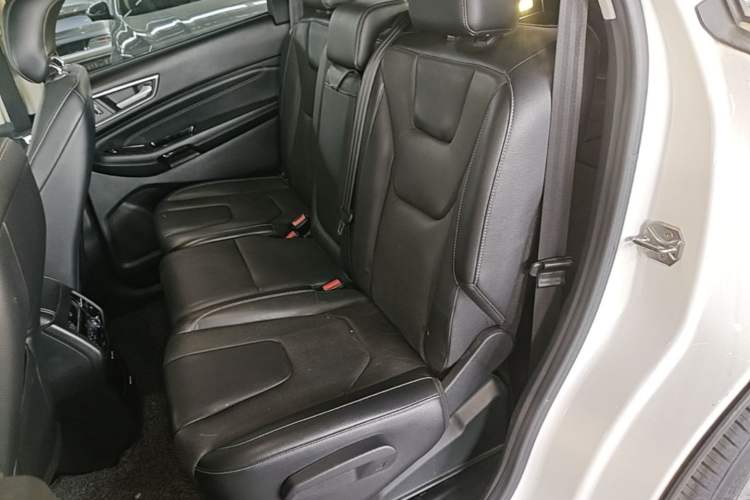 Used Ford Edge 2015 2.0T GTDi Four-Wheel Drive Prestige Model Left Rear Seat