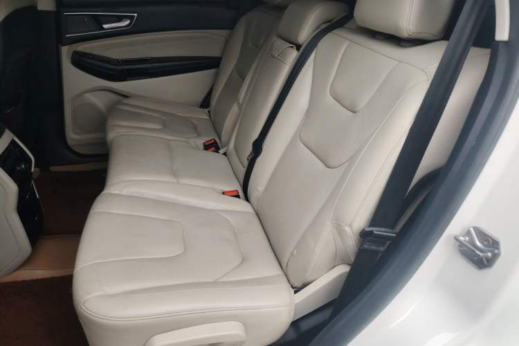 Used Ford Edge 2015 2.0T GTDi Four-Wheel Drive Prestige Model Left Rear Seat