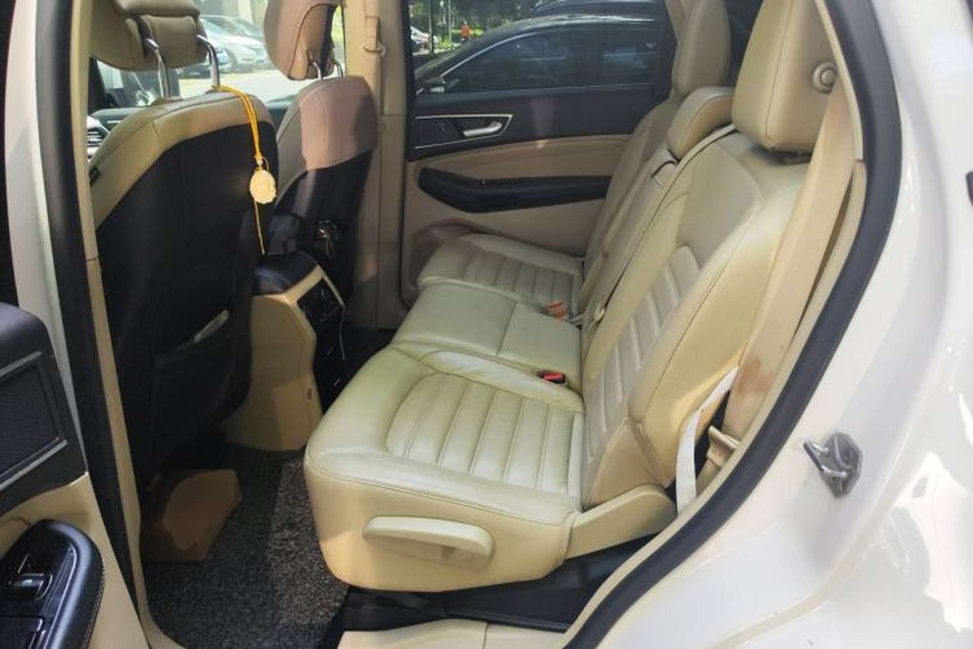 Used Ford Edge 2015 2.0T GTDi Two-Wheel-Drive High-Line Version Left Rear Seat