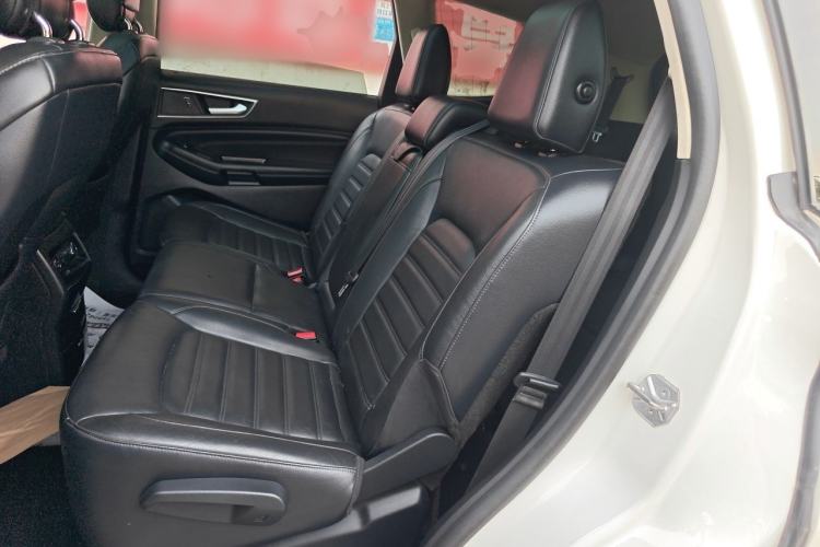 Used Ford Edge 2015 2.0T GTDi Two-Wheel-Drive High-Line Version Left Rear Seat