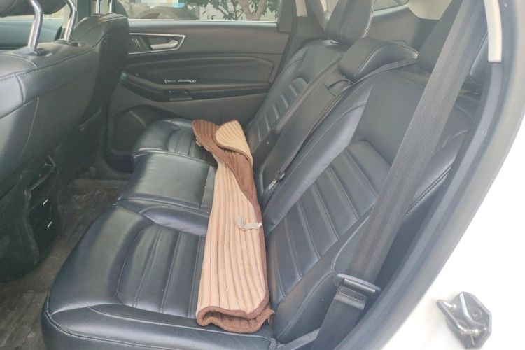 Used Ford Edge 2015 2.0T GTDi Two-Wheel-Drive High-Line Version Left Rear Seat