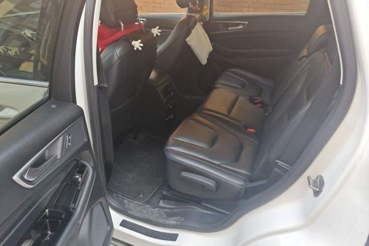Used Ford Edge 2015 2.0T GTDi Four-Wheel Drive Prestige Model Left Rear Seat