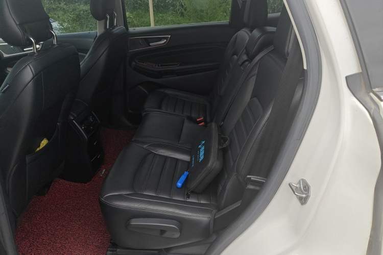 Used Ford Edge 2015 2.0T GTDi Two-Wheel-Drive High-Line Version Left Rear Seat