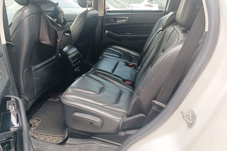 Used Ford Edge 2015 2.0T GTDi Four-Wheel Drive Prestige Model Left Rear Seat