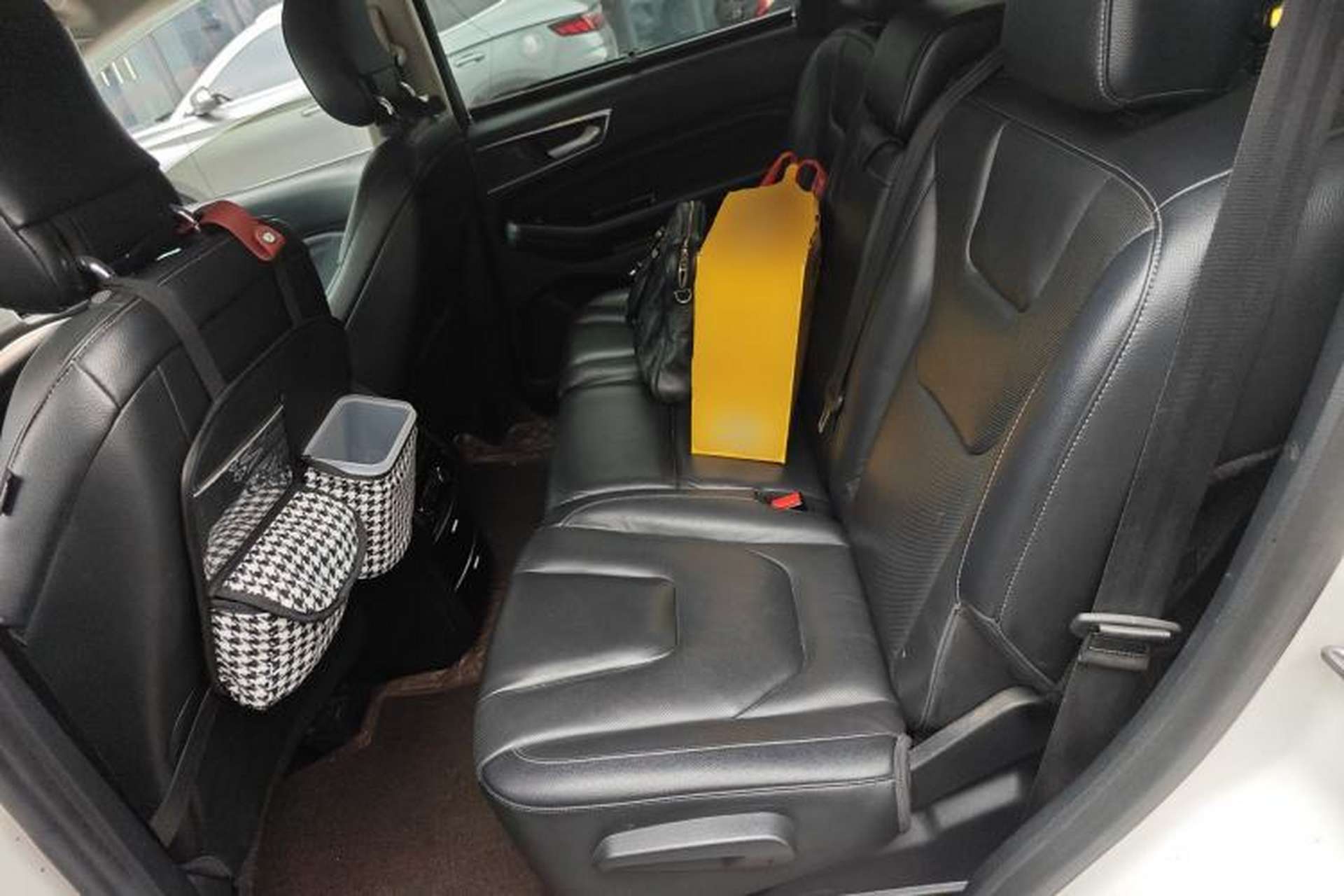 Used Ford Edge 2015 2.0T GTDi Four-Wheel Drive Prestige Model Left Rear Seat