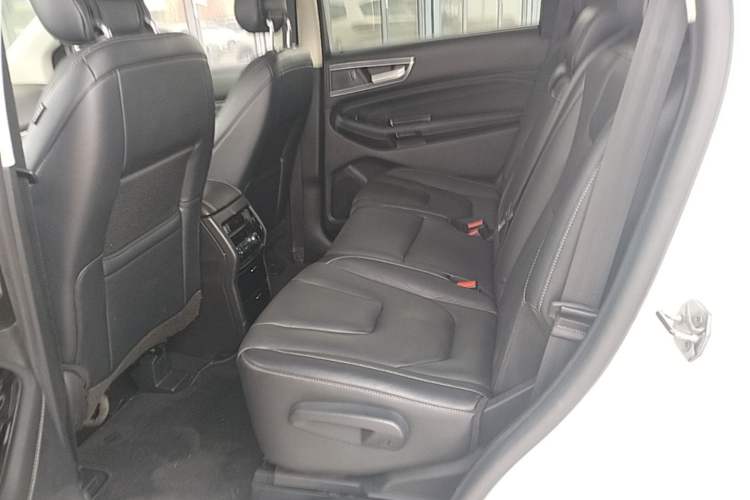 Used Ford Edge 2015 2.0T GTDi Four-Wheel Drive Prestige Model Left Rear Seat